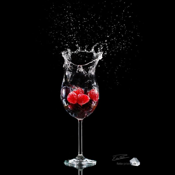 Vitamin-Explosion: Obst gezielt in ein Wasserglas zu werfen sieht leichter aus, als es ist. Spaß macht es aber allemal (Foto: Eric Paul)